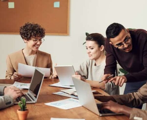 Améliorer la QVCT en entreprise : des clés inspirantes pour favoriser la performance collective et le bien-être Avantages-QVCT-renforcer-cohesion-equipe